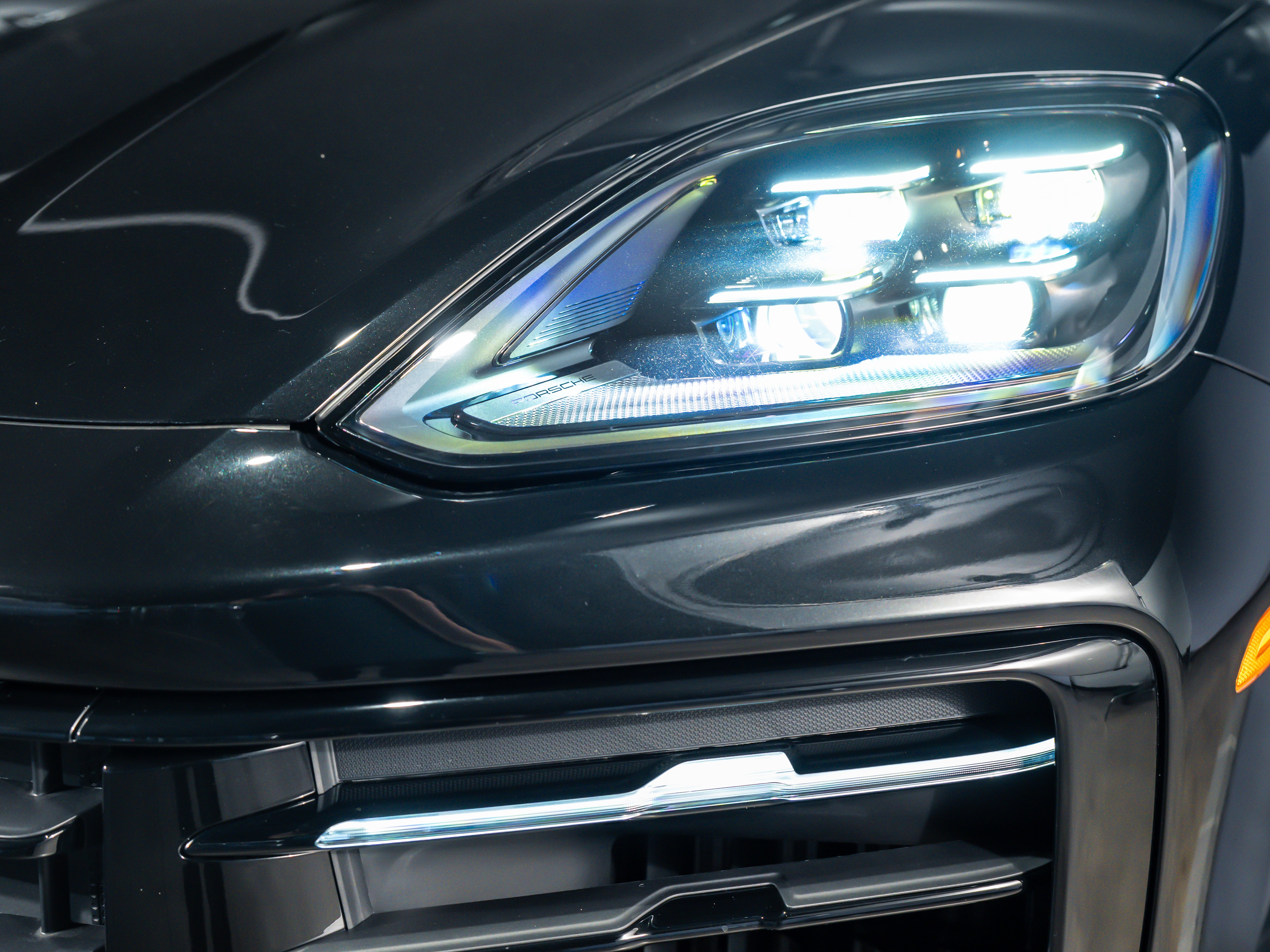 2026 Porsche Cayenne Coupe E-Hybrid