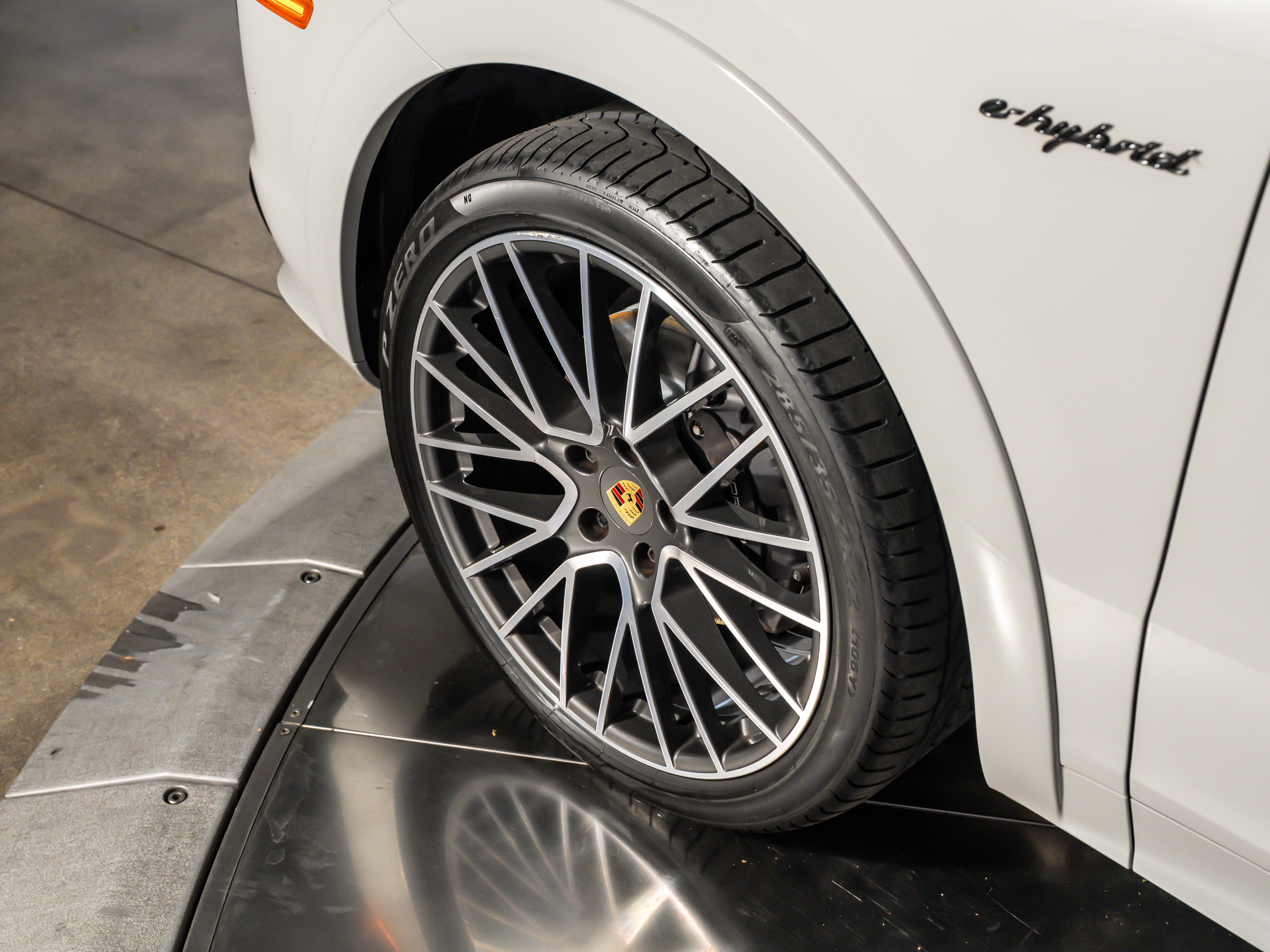 2023 Porsche Cayenne E-Hybrid Coupe Platinum Edition