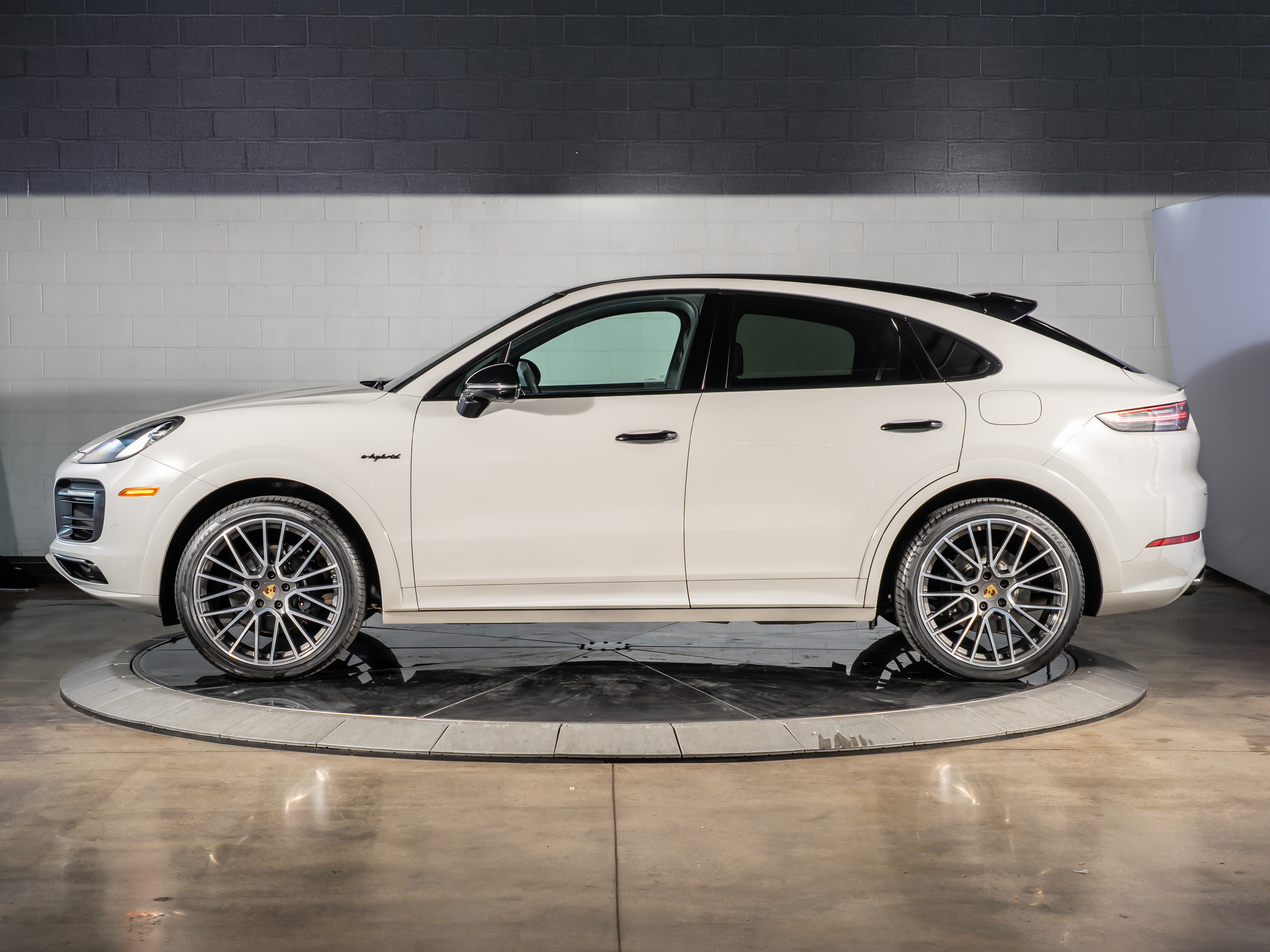 2023 Porsche Cayenne E-Hybrid Coupe Platinum Edition