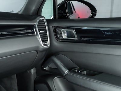 2023 Porsche Cayenne E-Hybrid Coupe Platinum Edition