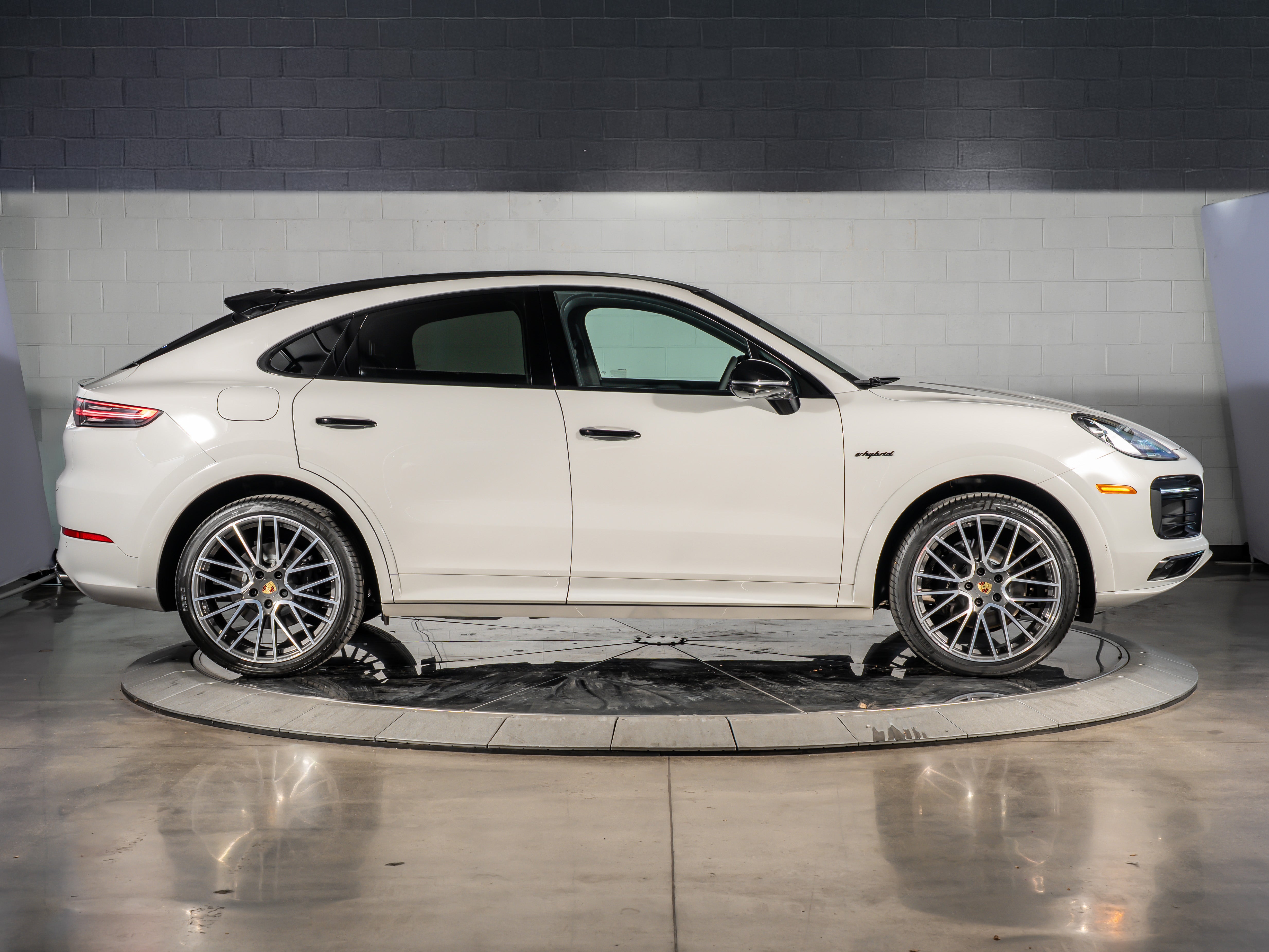 2023 Porsche Cayenne E-Hybrid Coupe Platinum Edition