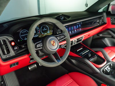 2026 Porsche Cayenne Coupe GTS