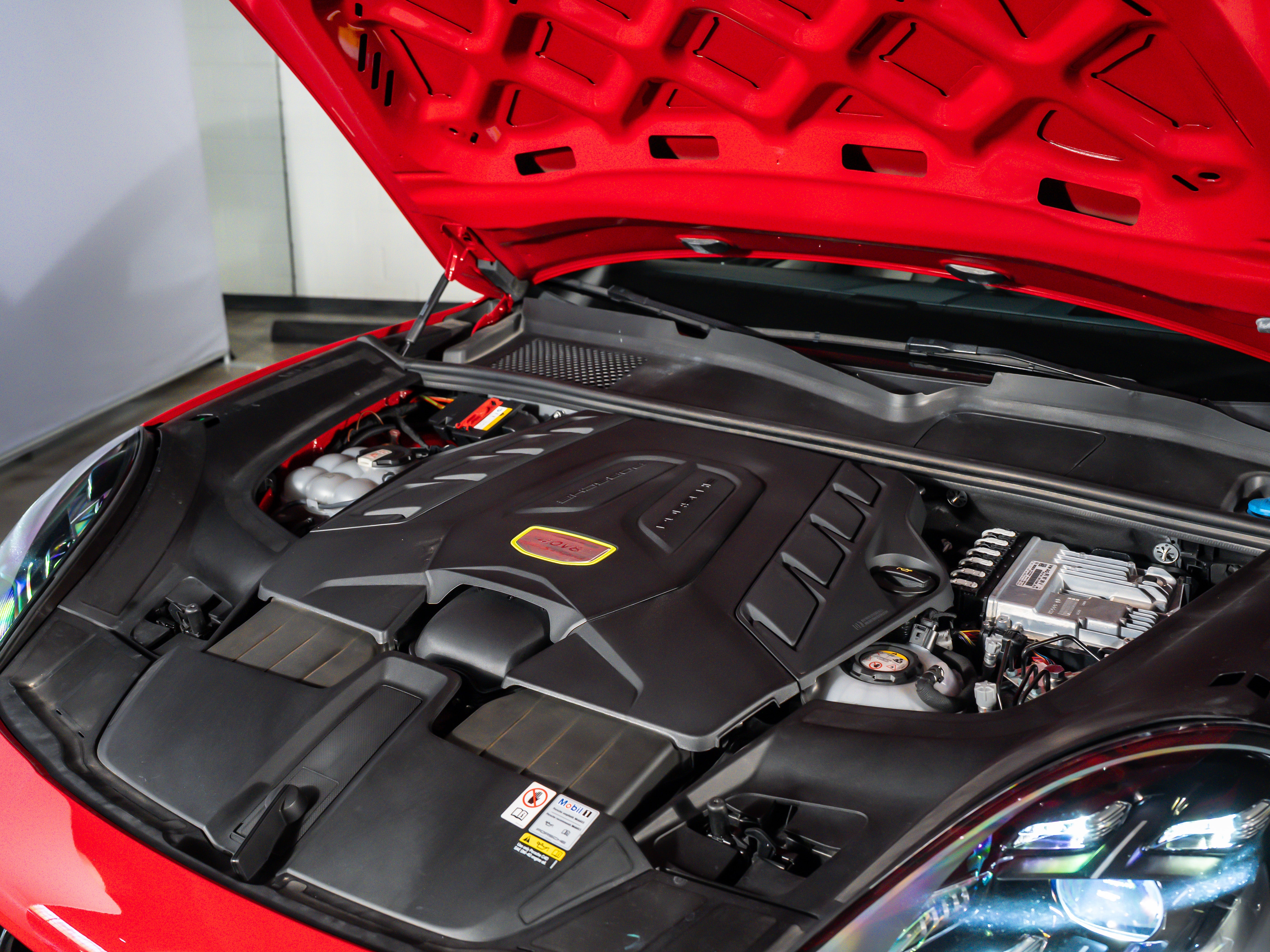 2023 Porsche Cayenne E-Hybrid Coupe Turbo S