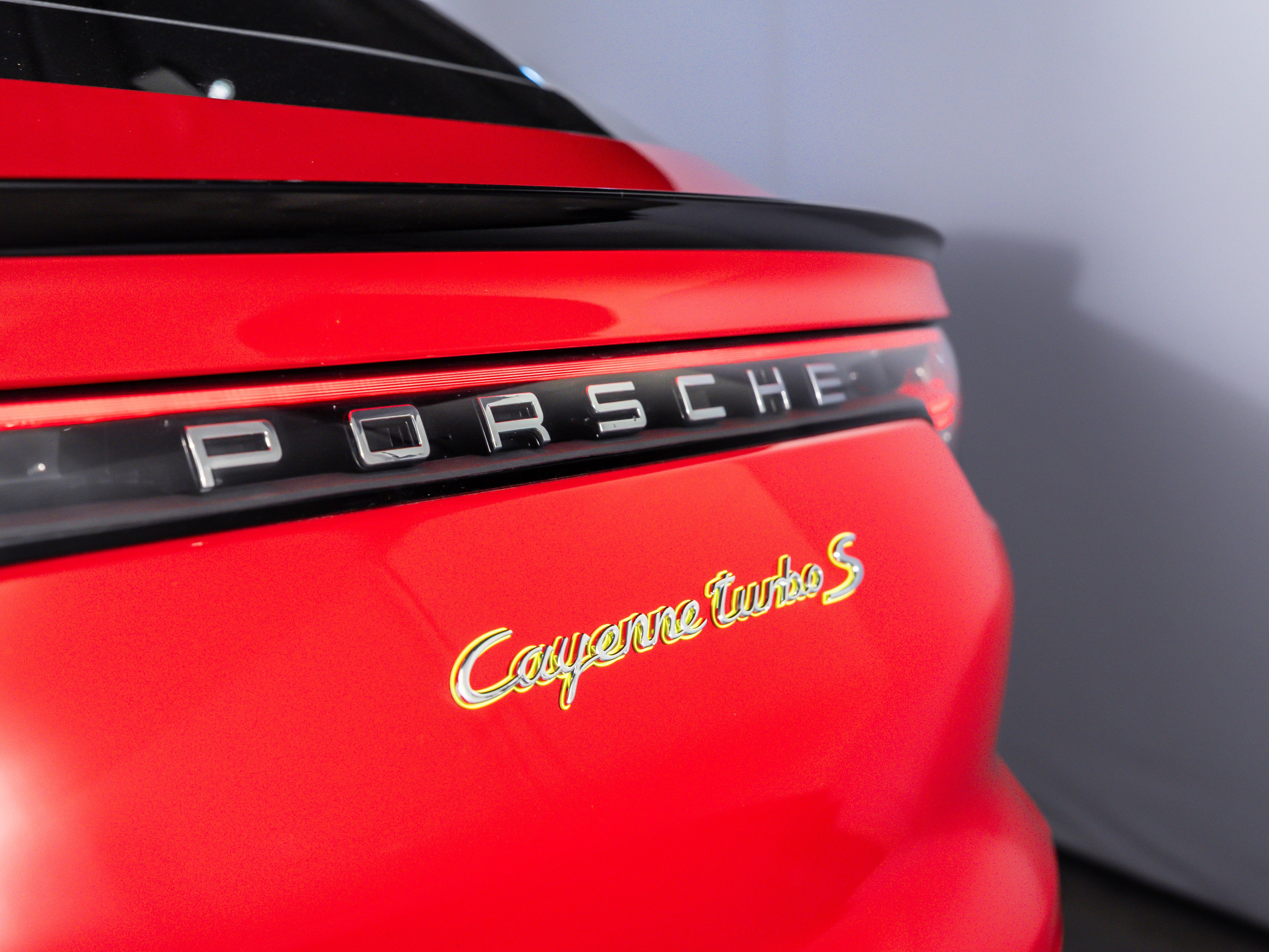 2023 Porsche Cayenne E-Hybrid Coupe Turbo S