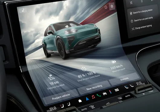 Detailed view of the infotainment system with the Sport Chrono package